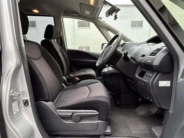 日産 セレナ ハイウェイスター Vセレクション 大阪府 2012(平24)年 2.4万km ブリリアントシルバー ワンオーナー/純正ナビ/ （フルセグTV/BT/CD/DVD）/後席モニター/バックモニター/横滑り防止装置/フォグランプ/ドライブレコーダー/ETC/電動格納ミラー/プッシュスタート/保証書/取扱説明書/スマートキー