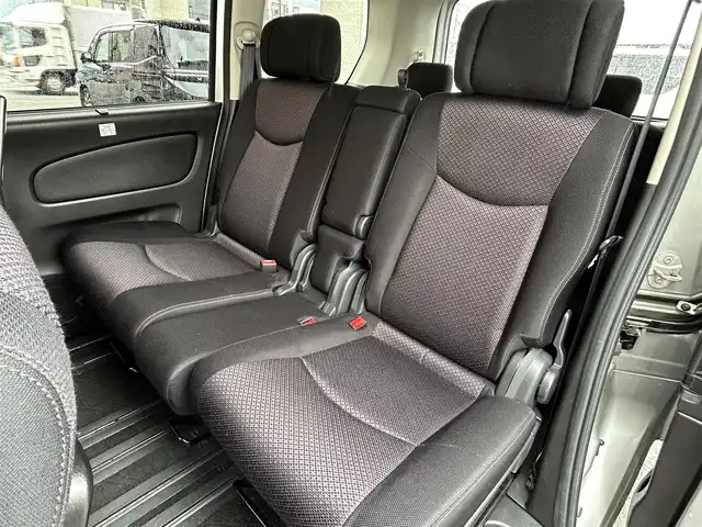 日産 セレナ ハイウェイスター Vセレクション 大阪府 2012(平24)年 2.4万km ブリリアントシルバー ワンオーナー/純正ナビ/ （フルセグTV/BT/CD/DVD）/後席モニター/バックモニター/横滑り防止装置/フォグランプ/ドライブレコーダー/ETC/電動格納ミラー/プッシュスタート/保証書/取扱説明書/スマートキー