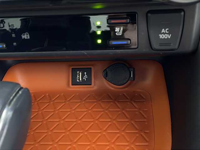 トヨタ ＲＡＶ４ ハイブリッド アドベンチャー 鹿児島県 2022(令4)年 1.6万km アティチュードブラックマイカ 純正ディスプレイオーディオ（ナビ機能付）/・フルセグテレビ/・Bluetooth/・ミラキャスト/・FM/AM/パノラミックビューモニター/レーダークルーズコントロール/レーントレーシングアシスト/プリクラッシュセーフティ/ブラインドスポットモニター/ロードサインアシスト/電動パーキングブレーキ/ブレーキホールド/ETC2.0/オートライト/オートマチックハイビーム/パワーシート（D席・シートメモリー付）/シートヒーター/シートエアコン/ステアリングヒーター/ルーフレール/ウインカーミラー/LEDヘッドライト/プッシュスタート