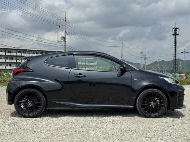 トヨタ ＧＲヤリス RS 兵庫県 2021(令3)年 0.8万km プレシャスブラックパール ワンオーナー/トヨタセーフティセンス/純正ナビ/フルセグTV/バックカメラ/ETC/LEDヘッドライト/ブラインドスポットモニター/スマートキー/プッシュスタート/ドライブレコーダー