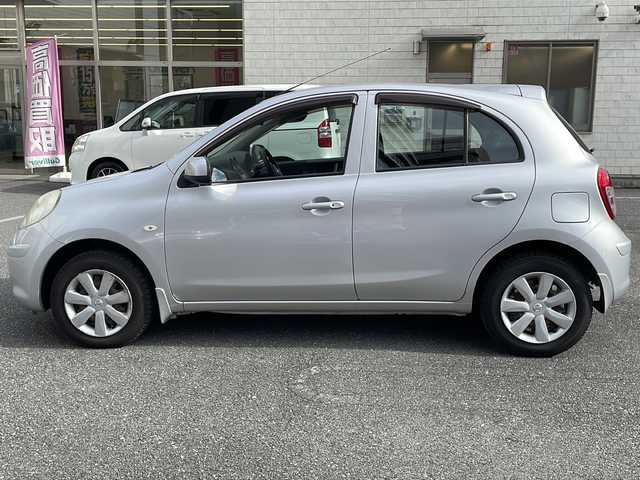 日産 マーチ 12X 埼玉県 2010(平22)年 3.5万km ブリリアントシルバー 登録時34833km/純正メモリナビ（MS110-W）/FM/AM/CD/ワンセグTV/AUX/前後ドライブレコーダー（KH-DR3200）/社外ETC/バックカメラ/電動格納ミラー/プッシュスタート/アイドリングストップ/ヘッドライトレベライザー/ドアバイザー/純正フロアマット/スマートキー×2/保証書＆取説