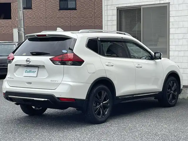 日産 エクストレイル 20Xi レザーED Vセレクション 福岡県 2020(令2)年 3万km ブリリアントホワイトパール ワンオーナー/4WD/プロパイロット/カロッツエリアディスプレイオーディオ/　(AM/FM/Bluetooth/ipod)/アラウンドビューモニター/バックカメラ/運転支援機能/・エマージェンシーブレーキ/・踏み間違い衝突防止/・前方衝突予測/・後側方車両検知/・車線逸脱警報/防止支援/・後退時車両検知/・ふらつき警報/・進入禁止標識検知/・クルーズコントロール/・オートライト/・ハイビームアシスト/・横滑り防止機能/・クリアランスソナー/・コーナーセンサー/ヒルディセントコントロール/純正18インチアルミホイール/パワーバックドア/ルーフレール/ミラーヒーター/インテリジェントルームミラー/茶色レザーシート/前後ドライブレコーダー/ETC/ステアリングスイッチ/パワーシート(D/N)/ランバーサポート/シートヒーター(全席)/純正フロアマット/アクセサリーソケット×3/ISOFIX/スペアキー×1/保証書/取扱説明書/ナビ取扱説明書