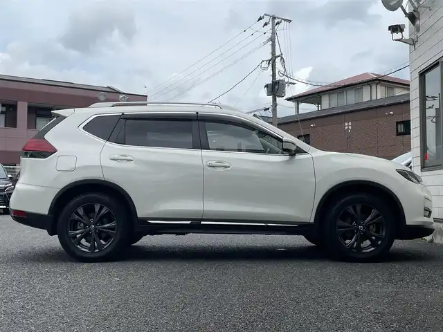 日産 エクストレイル 20Xi レザーED Vセレクション 福岡県 2020(令2)年 3万km ブリリアントホワイトパール ワンオーナー/4WD/プロパイロット/カロッツエリアディスプレイオーディオ/　(AM/FM/Bluetooth/ipod)/アラウンドビューモニター/バックカメラ/運転支援機能/・エマージェンシーブレーキ/・踏み間違い衝突防止/・前方衝突予測/・後側方車両検知/・車線逸脱警報/防止支援/・後退時車両検知/・ふらつき警報/・進入禁止標識検知/・クルーズコントロール/・オートライト/・ハイビームアシスト/・横滑り防止機能/・クリアランスソナー/・コーナーセンサー/ヒルディセントコントロール/純正18インチアルミホイール/パワーバックドア/ルーフレール/ミラーヒーター/インテリジェントルームミラー/茶色レザーシート/前後ドライブレコーダー/ETC/ステアリングスイッチ/パワーシート(D/N)/ランバーサポート/シートヒーター(全席)/純正フロアマット/アクセサリーソケット×3/ISOFIX/スペアキー×1/保証書/取扱説明書/ナビ取扱説明書