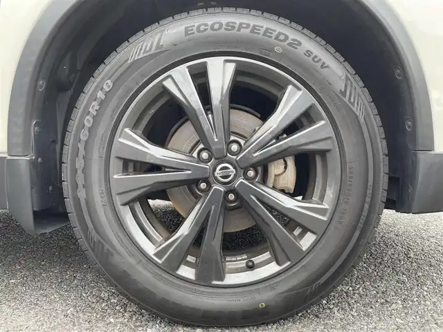 日産 エクストレイル 20Xi レザーED Vセレクション 福岡県 2020(令2)年 3万km ブリリアントホワイトパール ワンオーナー/4WD/プロパイロット/カロッツエリアディスプレイオーディオ/　(AM/FM/Bluetooth/ipod)/アラウンドビューモニター/バックカメラ/運転支援機能/・エマージェンシーブレーキ/・踏み間違い衝突防止/・前方衝突予測/・後側方車両検知/・車線逸脱警報/防止支援/・後退時車両検知/・ふらつき警報/・進入禁止標識検知/・クルーズコントロール/・オートライト/・ハイビームアシスト/・横滑り防止機能/・クリアランスソナー/・コーナーセンサー/ヒルディセントコントロール/純正18インチアルミホイール/パワーバックドア/ルーフレール/ミラーヒーター/インテリジェントルームミラー/茶色レザーシート/前後ドライブレコーダー/ETC/ステアリングスイッチ/パワーシート(D/N)/ランバーサポート/シートヒーター(全席)/純正フロアマット/アクセサリーソケット×3/ISOFIX/スペアキー×1/保証書/取扱説明書/ナビ取扱説明書