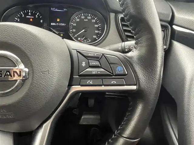 日産 エクストレイル 20Xi レザーED Vセレクション 熊本県 2020(令2)年 3万km ブリリアントホワイトパール ワンオーナー/禁煙車/4WD/プロパイロット/カロッツエリア9インチディスプレイオーディオ/　(AM/FM/Bluetooth/ipod)/アラウンドビューモニター/バックカメラ/運転支援機能/・エマージェンシーブレーキ/・踏み間違い衝突防止/・前方衝突予測/・後側方車両検知/・車線逸脱警報/防止支援/・後退時車両検知/・ふらつき警報/・進入禁止標識検知/・クルーズコントロール/・オートライト/・ハイビームアシスト/・横滑り防止機能/・クリアランスソナー/・コーナーセンサー/ヒルディセントコントロール/純正18インチアルミホイール/パワーバックドア/ルーフレール/ミラーヒーター/インテリジェントルームミラー/茶色レザーシート/前後ドライブレコーダー/ETC/ステアリングスイッチ/パワーシート(D/N)/ランバーサポート/シートヒーター(全席)/純正フロアマット/アクセサリーソケット×3/ISOFIX/スペアキー×1/保証書/取扱説明書/ナビ取扱説明書