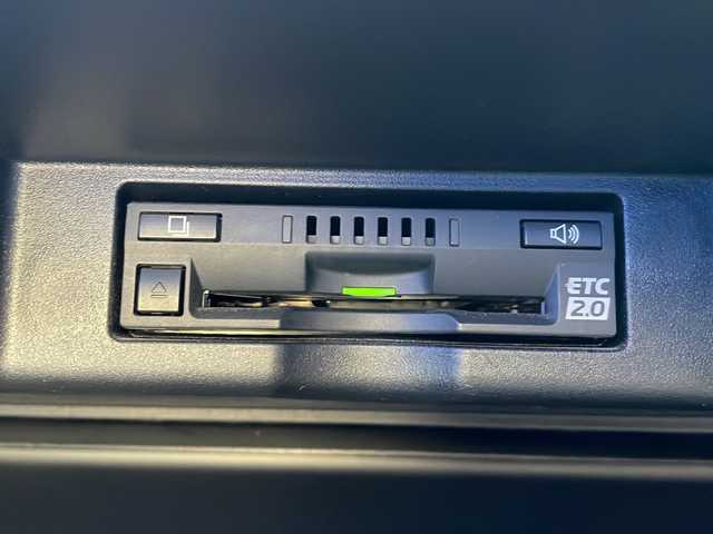 トヨタ ハリアー エレガンス 山形県 2016(平28)年 6.2万km ホワイトパールクリスタルシャイン 純正ナビ/CD.DVD.BT.SD/フルセグ/バックカメラ/ハーフレザーシート/パワーシート/LEDヘッドライト/アイドリングストップ/横滑り防止/プッシュスタート/スマートキー