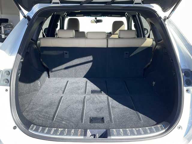 トヨタ ハリアー エレガンス 山形県 2016(平28)年 6.2万km ホワイトパールクリスタルシャイン 純正ナビ/CD.DVD.BT.SD/フルセグ/バックカメラ/ハーフレザーシート/パワーシート/LEDヘッドライト/アイドリングストップ/横滑り防止/プッシュスタート/スマートキー