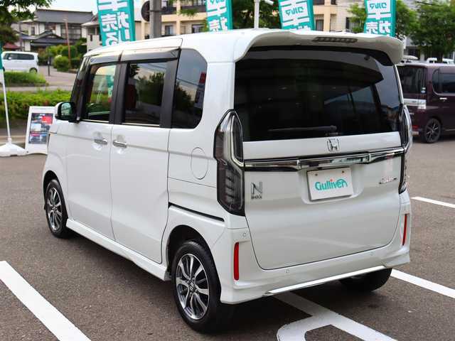 ホンダ Ｎ ＢＯＸ カスタム L 福島県 2023(令5)年 0.3万km プラチナホワイトパール  ワ ン オ ー ナ ー/ 衝 突 被 害 軽 減/ 4  W  D/ 純 正  ナ ビ/ バ ッ ク カ メ ラ/ 左 側 パ ワ ー ス ラ イ ド ド ア/ レ ー ン ア シ ス ト/ ク ル ー ズ コ ン ト ロ ー ル/ L E D ヘ ッ ド ラ イ ト / フ ォ グ ラ ン プ/ 運 転 席 ・ 助 手 席 シ ー ト ヒ ー タ ー/ フ  ロ ン ト リ ア コ ー ナ ー セ ン サ ー/ 電 動 パ ー キ ン グ/ 電 動 格 納 ミ ラ ー/ 純 正 フ ロ ア マ ッ ト/ 純 正 1 4 イ ン チ ア ル ミ ホ イ ー ル/ 新  車  保  証  書/ 取  扱  説  明  書