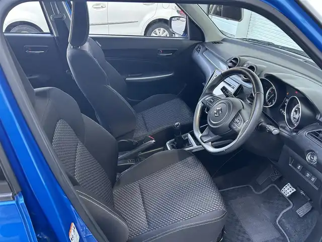 スズキ スイフト RS 高知県 2017(平29)年 8.1万km スピーディーブルーM ワンオーナー/純正ナビ/ETC/クルーズコントロール/フルセグ/5足MT/Bluetooth接続/バックカメラ/スマートキー/純正フロアマット/シートヒーター/純正アルミホイール車載/純正マフラー車載/プッシュスタート