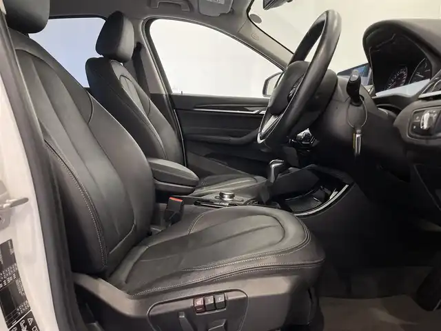 ＢＭＷ Ｘ１ xDrive 18d xライン 熊本県 2017(平29)年 6.8万km ミネラルホワイト 純正HDDナビ（CD、Bluetooth、USB）/バックカメラ/黒革シート/パワーシート/シートヒーター/パワーバックドア/純正19インチアルミホイール/LEDヘッドライト/ミラー一体型ETC/LEDフォグ/ACC
