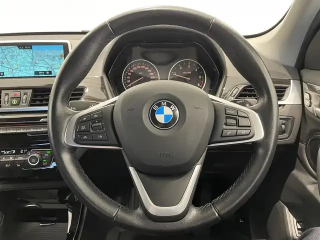 ＢＭＷ Ｘ１ xDrive 18d xライン 熊本県 2017(平29)年 6.8万km ミネラルホワイト 純正HDDナビ（CD、Bluetooth、USB）/バックカメラ/黒革シート/パワーシート/シートヒーター/パワーバックドア/純正19インチアルミホイール/LEDヘッドライト/ミラー一体型ETC/LEDフォグ/ACC