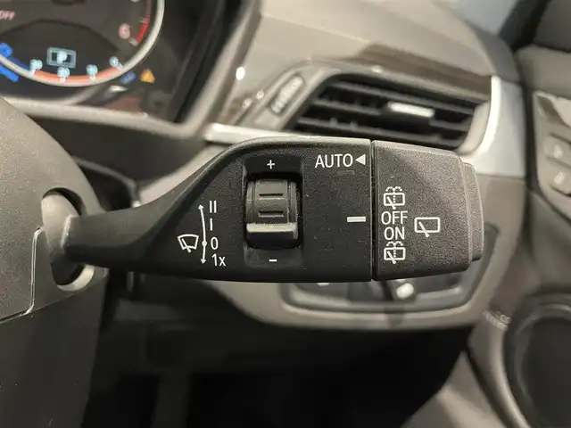 ＢＭＷ Ｘ１ xDrive 18d xライン 熊本県 2017(平29)年 6.8万km ミネラルホワイト 純正HDDナビ（CD、Bluetooth、USB）/バックカメラ/黒革シート/パワーシート/シートヒーター/パワーバックドア/純正19インチアルミホイール/LEDヘッドライト/ミラー一体型ETC/LEDフォグ/ACC