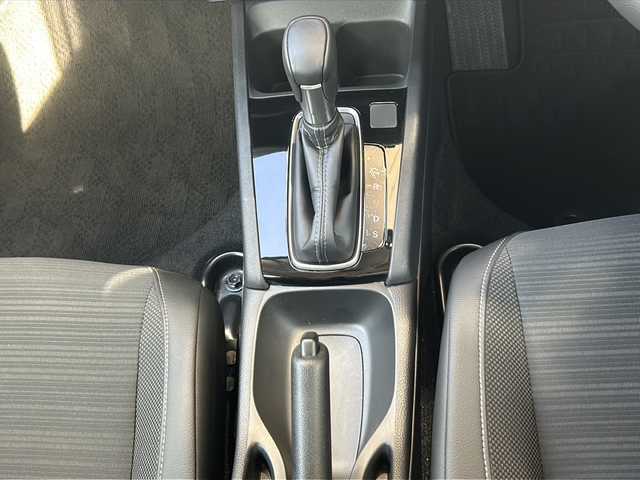 ホンダ ＷＲ－Ｖ Z+ 静岡県 2024(令6)年 1.1万km プラチナホワイトパール 純正ディスプレイオーディオ/・Bluetooth/・USB/・HDMI/・Apple CarPlay/・Android　Auto/・AM/・FM/主要装備/・ホンダセンシング/・衝突軽減/・レーンキープ/・ACC/・コーナーセンサー前後/・バックカメラ/・ETC/・MTモード付/・LEDヘッドライト/・オートライト/・フォグランプ/・純正フロアマット/・純正アルミホイール