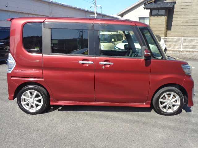 ダイハツ タント カスタム X トップED SA 鹿児島県 2015(平27)年 12.2万km ファイアークォーツレッドM ケンウッドフルセグＴＶナビゲーション（MDV-X702W)/ブルーツゥース．DVD. CD. SD録音再生．USBポート/バックカメラ/ステアリングリモコン/左リアドアパワースライドドア/右リアドアイージークロージャー/リアドア左右ロールシェイド/ハーフレザーシート/エコアイドル/リアシート左右独立スライドシート/運転席シートアジャスター（上下調整）/LEDオートライト/フロントLEDイルミネーション/プッシュスタート/スマートキーＸ1/取説．ナビ取説有り