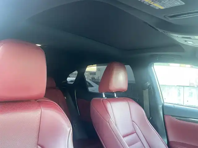 レクサス ＲＸ 450h Fスポーツ 群馬県 2016(平28)年 7万km ソニックチタニウム サンルーフ/４WD/純正SDナビ、地デジ、Bluetooth、CD、ブルーレイ/バックカメラ/プリクラッシュセーフティ/レーダークルーズコントロール/ブラインドスポットモニター/シーケンシャルウインカー/革巻きステア/パドルシフト/赤レザーシート/前席シートヒーター、エアシート、パワーシート/パワーバックドア/ウインカーミラー/クリアランスソナー（前後）/社外ドライブレコーダー（前後）/LEDヘッドライト/ビルトインETC２．０/スマートキー×１、カードキー×１/ドアバイザー/整備手帳、取説