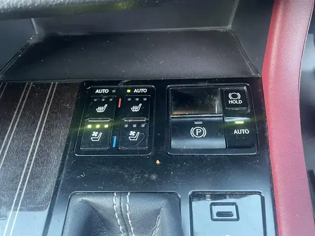 レクサス ＲＸ 450h Fスポーツ 群馬県 2016(平28)年 7万km ソニックチタニウム サンルーフ/４WD/純正SDナビ、地デジ、Bluetooth、CD、ブルーレイ/バックカメラ/プリクラッシュセーフティ/レーダークルーズコントロール/ブラインドスポットモニター/シーケンシャルウインカー/革巻きステア/パドルシフト/赤レザーシート/前席シートヒーター、エアシート、パワーシート/パワーバックドア/ウインカーミラー/クリアランスソナー（前後）/社外ドライブレコーダー（前後）/LEDヘッドライト/ビルトインETC２．０/スマートキー×１、カードキー×１/ドアバイザー/整備手帳、取説