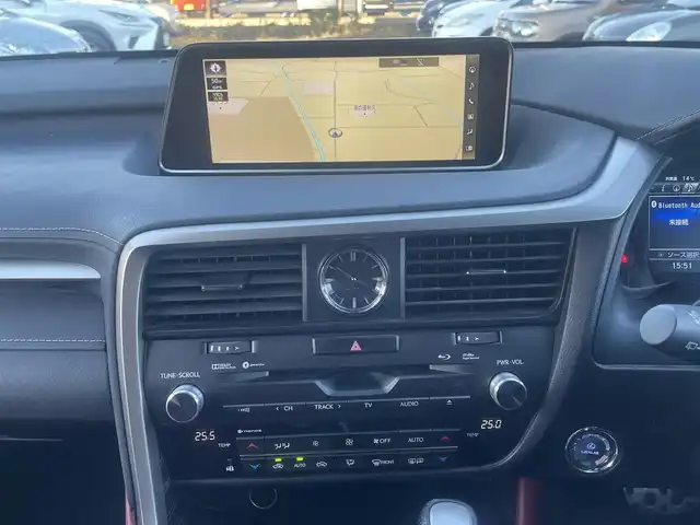 レクサス ＲＸ 450h Fスポーツ 群馬県 2016(平28)年 7万km ソニックチタニウム サンルーフ/４WD/純正SDナビ、地デジ、Bluetooth、CD、ブルーレイ/バックカメラ/プリクラッシュセーフティ/レーダークルーズコントロール/ブラインドスポットモニター/シーケンシャルウインカー/革巻きステア/パドルシフト/赤レザーシート/前席シートヒーター、エアシート、パワーシート/パワーバックドア/ウインカーミラー/クリアランスソナー（前後）/社外ドライブレコーダー（前後）/LEDヘッドライト/ビルトインETC２．０/スマートキー×１、カードキー×１/ドアバイザー/整備手帳、取説