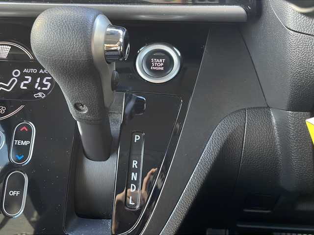 日産 デイズ ルークス X Vセレクション 福岡県 2017(平29)年 5.6万km アイスブルー 社外ナビ/（AM/FM/SD/DISC/USB/Bluetooth/フルセグTV）/衝突被害軽減システム/横滑り防止装置/アイドリングストップ/パワースライドドア（両側）/アラウンドビューバックモニター/ドライブレコーダー（前）/ETC/プッシュスタート/スペアキー×1/エンジンスターター×１
