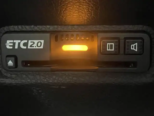 ホンダ シビック 茨城県 2020(令2)年 2万km クリスタルブラックパール 純正ナビ/・バックカメラ/・フルセグテレビ/・Bluetooth接続/・CDチェンジャー/ETC/ドライブレコーダー/スマートキー/クルーズコントロール/パドルシフト/ドアバイザー/フロントフォグ/イルミネーションステッププレート/LEDヘッドライト/コーナーセンサー/ABS/レーンアシストキープ/横滑り防止装置/盗難防止装置/オートライト/カーテンエアバッグ