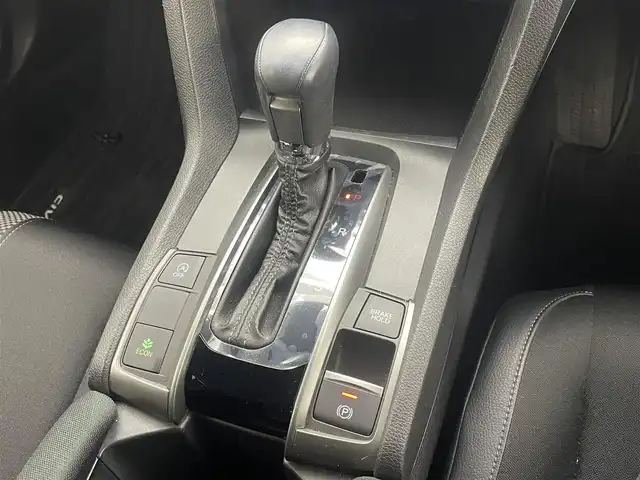 ホンダ シビック 茨城県 2020(令2)年 2万km クリスタルブラックパール 純正ナビ/・バックカメラ/・フルセグテレビ/・Bluetooth接続/・CDチェンジャー/ETC/ドライブレコーダー/スマートキー/クルーズコントロール/パドルシフト/ドアバイザー/フロントフォグ/イルミネーションステッププレート/LEDヘッドライト/コーナーセンサー/ABS/レーンアシストキープ/横滑り防止装置/盗難防止装置/オートライト/カーテンエアバッグ