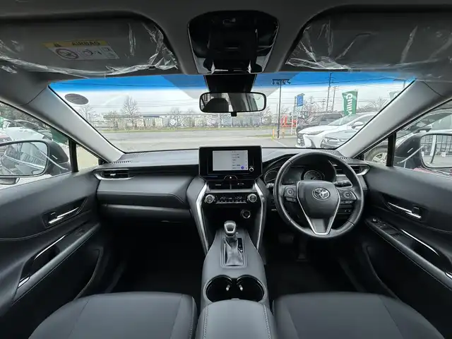 トヨタ ハリアー S 道央・札幌 2023(令5)年 1.4万km ブラック ４WD/寒冷地仕様/純正ディーラーOPナビ/AM/FM/BT/フルセグ/プリクラッシュセーフティ/横滑り防止装置/レーダークルーズコントロール/レーンキープアシスト/クリアランスソナー/バックカメラ/ビルトインETC2.0/ステアリングスイッチ/電動パーキング/ブレーキホールド/MTモード付AT/プッシュスタート/スマートキー/LEDヘッドライト/オートライト/オートハイビーム/電動格納ミラー/ウィンカーミラー/フロアマット/ドアバイザー