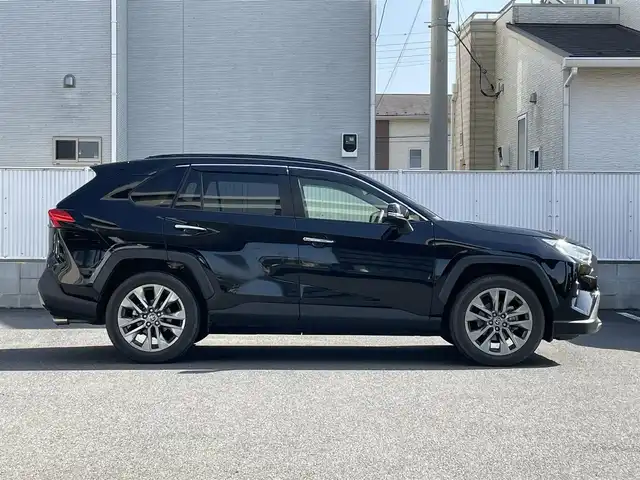 トヨタ ＲＡＶ４ G Zパッケージ 栃木県 2022(令4)年 3.8万km アティチュードブラックマイカ ワンオーナー/純正ナビ（フルセグTV/BT/CD/DVD/AM/FM)/レザーシート/デジタルインナーミラー/4WD/オートライト/前後ドライブレコーダー/ビルトインETC/ステアリングヒーター/運転席パワーシート/メモリーシート/前席シートヒーター/エアーシート/パワーバックドア/電動パーキングブレーキ/オートホールド/前後コーナーセンサー/バックカメラ/純正フロアマット/純正LEDヘッドライト/純正19inAW/保障証/取扱説明書