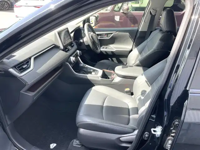 トヨタ ＲＡＶ４ G Zパッケージ 栃木県 2022(令4)年 3.8万km アティチュードブラックマイカ ワンオーナー/純正ナビ（フルセグTV/BT/CD/DVD/AM/FM)/レザーシート/デジタルインナーミラー/4WD/オートライト/前後ドライブレコーダー/ビルトインETC/ステアリングヒーター/運転席パワーシート/メモリーシート/前席シートヒーター/エアーシート/パワーバックドア/電動パーキングブレーキ/オートホールド/前後コーナーセンサー/バックカメラ/純正フロアマット/純正LEDヘッドライト/純正19inAW/保障証/取扱説明書