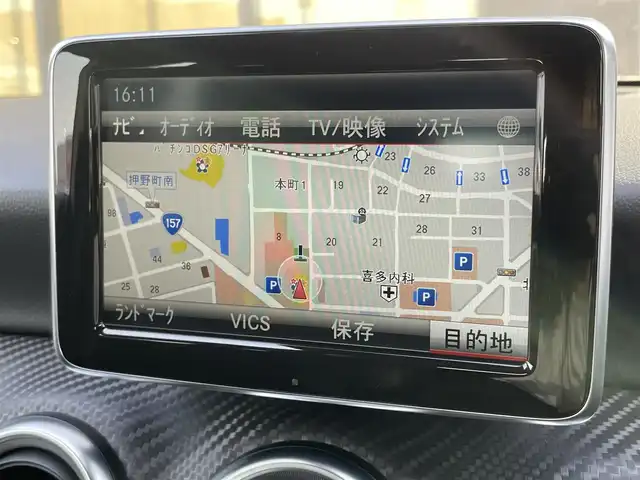 メルセデス・ベンツ Ａ１８０ スポーツ 石川県 2015(平27)年 6.7万km カルサイトホワイト AMGスタイリングパッケージ/衝突軽減ブレーキ/クルーズコントロール/純正HDDナビ/（フルセグTV・バックカメラ・Bluetooth・CD・DVD）/USB/電動格納ミラー/HIDヘッドライト/オートライト/フォグランプ/本革巻きステアリング/黒革ハーフレザーシート/純正フロアマット
