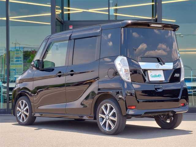日産 デイズ ルークス ハイウェイスター Gターボ 東京都 2018(平30)年 5.4万km ブラック エマージェンシーブレーキ/プッシュスタート/アイドリングストップ/クルーズコントロール/アラウンドビューモニター/インテリジェントルームミラー/純正ナビ MM317D-W/フルセグTV/ETC/前後ドライブレコーダー/両側パワースライドドア/助手席パーソナルテーブル/後席ロールサンシェード/リアシーリングファン/LEDヘッドライト/オートライト/ドアバイザー/15インチ純正アルミホイール