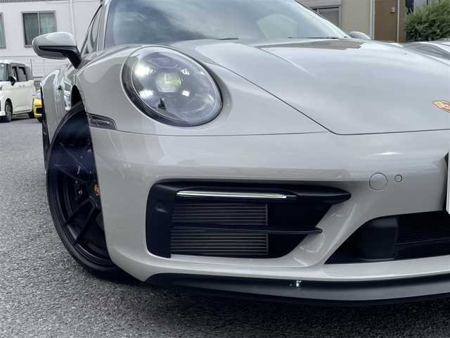 ポルシェ ポルシェ ９１１ カレラ GTS 神奈川県 2022(令4)年 0.6万km グレー ワンオーナー/スペシャルカラー：クレヨン/GTSインテリアパッケージ/アルミルック燃料タンクキャップ/リヤアクスル ステアリング/ブレーキキャリパー ブラック塗装/パワーステアリング プラス/フロントアクスル リフト システム/LEDマトリックスライトPDLS Plus/グレートップウィンドスクリーン/イオナイザー/ヒーター付きGTスポーツステアリング/ストレージパッケージ/カラーメーター クレヨン/アルカンターラルーフライニング/エクステンドインテリアパッケージ マットカーボン/BOSEサウンドシステム/純正メモリーナビ/USB/BT/AppleCarPlay/全方位カメラ/ETC2.0/スポーツクロノ/スポーツエグゾースト/純正F:20/R:21インチAW/電動リヤスポイラー/PASM/衝突警告/クルーズコントロール/コーナーセンサー/ハーフレザーシート/前席シートヒーター/電動格納ミラー/スマートキー×2/R5/6年ディーラー整備記録/保証書・取説あり