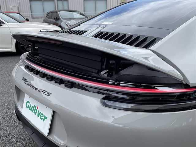 ポルシェ ポルシェ ９１１ カレラ GTS 神奈川県 2022(令4)年 0.6万km グレー ワンオーナー/スペシャルカラー：クレヨン/GTSインテリアパッケージ/アルミルック燃料タンクキャップ/リヤアクスル ステアリング/ブレーキキャリパー ブラック塗装/パワーステアリング プラス/フロントアクスル リフト システム/LEDマトリックスライトPDLS Plus/グレートップウィンドスクリーン/イオナイザー/ヒーター付きGTスポーツステアリング/ストレージパッケージ/カラーメーター クレヨン/アルカンターラルーフライニング/エクステンドインテリアパッケージ マットカーボン/BOSEサウンドシステム/純正メモリーナビ/USB/BT/AppleCarPlay/全方位カメラ/ETC2.0/スポーツクロノ/スポーツエグゾースト/純正F:20/R:21インチAW/電動リヤスポイラー/PASM/衝突警告/クルーズコントロール/コーナーセンサー/ハーフレザーシート/前席シートヒーター/電動格納ミラー/スマートキー×2/R5/6年ディーラー整備記録/保証書・取説あり
