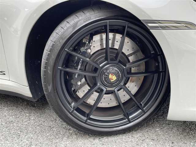 ポルシェ ポルシェ ９１１ カレラ GTS 神奈川県 2022(令4)年 0.6万km グレー ワンオーナー/スペシャルカラー：クレヨン/GTSインテリアパッケージ/アルミルック燃料タンクキャップ/リヤアクスル ステアリング/ブレーキキャリパー ブラック塗装/パワーステアリング プラス/フロントアクスル リフト システム/LEDマトリックスライトPDLS Plus/グレートップウィンドスクリーン/イオナイザー/ヒーター付きGTスポーツステアリング/ストレージパッケージ/カラーメーター クレヨン/アルカンターラルーフライニング/エクステンドインテリアパッケージ マットカーボン/BOSEサウンドシステム/純正メモリーナビ/USB/BT/AppleCarPlay/全方位カメラ/ETC2.0/スポーツクロノ/スポーツエグゾースト/純正F:20/R:21インチAW/電動リヤスポイラー/PASM/衝突警告/クルーズコントロール/コーナーセンサー/ハーフレザーシート/前席シートヒーター/電動格納ミラー/スマートキー×2/R5/6年ディーラー整備記録/保証書・取説あり