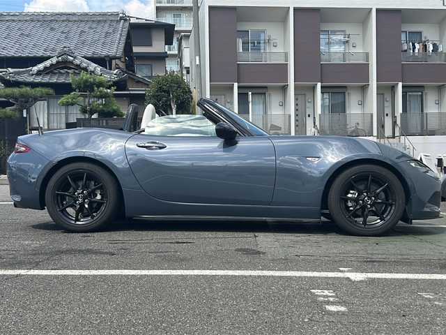 マツダ ロードスター S レザーPKG ホワイトセレクション 愛知県 2022(令4)年 2.1万km ポリメタルグレーM /禁煙車//メーカーナビ・フルセグTV//バックカメラ/ETC//HKSマフラー//ドライブレコーダー//ベージュレザーシート//D・N席シートヒーター//車線逸脱警報//パーキングセンサー//SCBS/BSM/DAA//クルーズコントロール//LEDオートライト//ステアリングスイッチ//プッシュスタート//純正16インチアルミ//社外フロアマット//新車保証書/取扱説明書//スペアキー