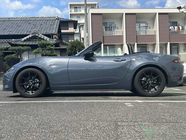 マツダ ロードスター S レザーPKG ホワイトセレクション 愛知県 2022(令4)年 2.1万km ポリメタルグレーM /禁煙車//メーカーナビ・フルセグTV//バックカメラ/ETC//HKSマフラー//ドライブレコーダー//ベージュレザーシート//D・N席シートヒーター//車線逸脱警報//パーキングセンサー//SCBS/BSM/DAA//クルーズコントロール//LEDオートライト//ステアリングスイッチ//プッシュスタート//純正16インチアルミ//社外フロアマット//新車保証書/取扱説明書//スペアキー
