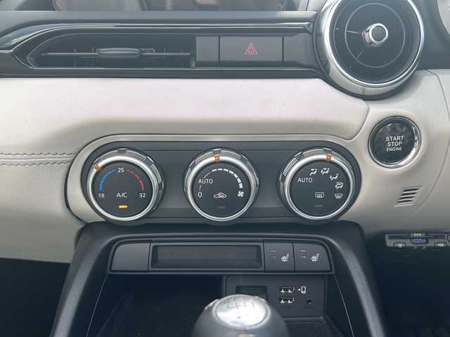 マツダ ロードスター S レザーPKG ホワイトセレクション 愛知県 2022(令4)年 2.1万km ポリメタルグレーM /禁煙車//メーカーナビ・フルセグTV//バックカメラ/ETC//HKSマフラー//ドライブレコーダー//ベージュレザーシート//D・N席シートヒーター//車線逸脱警報//パーキングセンサー//SCBS/BSM/DAA//クルーズコントロール//LEDオートライト//ステアリングスイッチ//プッシュスタート//純正16インチアルミ//社外フロアマット//新車保証書/取扱説明書//スペアキー