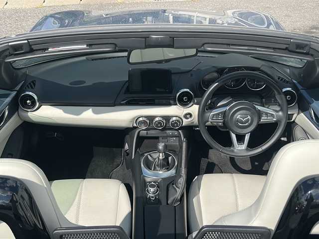 マツダ ロードスター S レザーPKG ホワイトセレクション 愛知県 2022(令4)年 2.1万km ポリメタルグレーM /禁煙車//メーカーナビ・フルセグTV//バックカメラ/ETC//HKSマフラー//ドライブレコーダー//ベージュレザーシート//D・N席シートヒーター//車線逸脱警報//パーキングセンサー//SCBS/BSM/DAA//クルーズコントロール//LEDオートライト//ステアリングスイッチ//プッシュスタート//純正16インチアルミ//社外フロアマット//新車保証書/取扱説明書//スペアキー