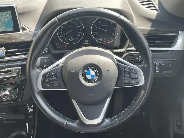 ＢＭＷ Ｘ１ 兵庫県 2018(平30)年 6.2万km ミネラルホワイト ワンオーナー/保証書/取扱説明書/純正SDナビ/Bluetooth/CD・DVD再生可能/バックカメラ/ドライブレコーダー/シートヒーター/パワーシート/レザーシート/スマートキー×２/クルーズコントロール/ETC/フロアマット/純正アルミホイール/電動格納ミラー