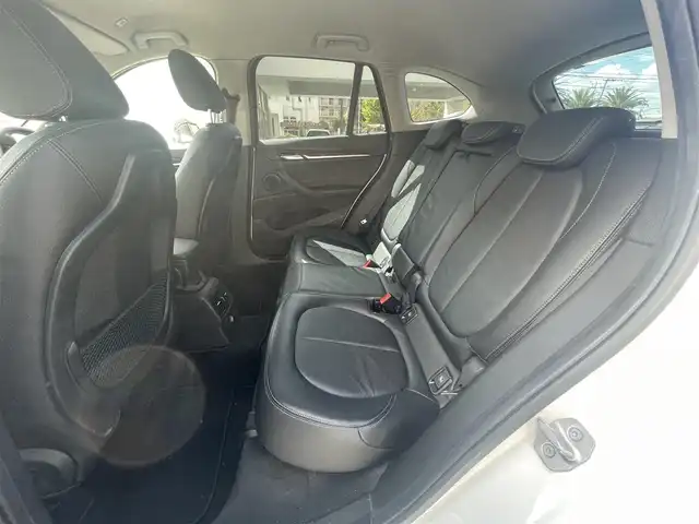 ＢＭＷ Ｘ１ 兵庫県 2018(平30)年 6.2万km ミネラルホワイト ワンオーナー/保証書/取扱説明書/純正SDナビ/Bluetooth/CD・DVD再生可能/バックカメラ/ドライブレコーダー/シートヒーター/パワーシート/レザーシート/スマートキー×２/クルーズコントロール/ETC/フロアマット/純正アルミホイール/電動格納ミラー