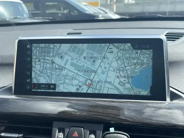 ＢＭＷ Ｘ１ 兵庫県 2018(平30)年 6.2万km ミネラルホワイト ワンオーナー/保証書/取扱説明書/純正SDナビ/Bluetooth/CD・DVD再生可能/バックカメラ/ドライブレコーダー/シートヒーター/パワーシート/レザーシート/スマートキー×２/クルーズコントロール/ETC/フロアマット/純正アルミホイール/電動格納ミラー