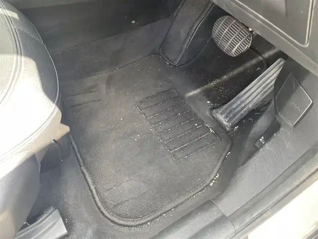 ＢＭＷ Ｘ１ 兵庫県 2018(平30)年 6.2万km ミネラルホワイト ワンオーナー/保証書/取扱説明書/純正SDナビ/Bluetooth/CD・DVD再生可能/バックカメラ/ドライブレコーダー/シートヒーター/パワーシート/レザーシート/スマートキー×２/クルーズコントロール/ETC/フロアマット/純正アルミホイール/電動格納ミラー