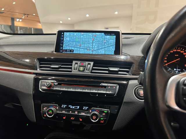 ＢＭＷ Ｘ１ xDrive 18d xライン 道央・札幌 2018(平30)年 6.2万km ミネラルホワイト アドバンスドアクティブセーフティーパッケージ/・ＡＣＣ/・ヘットアップディスプレイ/ハイラインパッケージ/・ダコタレザーシート/・電動フロントシート/・シートヒーター/コンフォートパッケージ/・オートマチックテールゲート/・リアシートバックレスリリース/・スライディングリアシート/純正HDDナビ(CD、ＤＶＤ、ＵＳＢ、ＢＴ)/バックカメラ/ＰＤＣ/パーキングアシスト