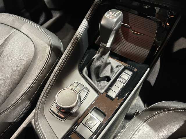 ＢＭＷ Ｘ１ xDrive 18d xライン 道央・札幌 2018(平30)年 6.2万km ミネラルホワイト アドバンスドアクティブセーフティーパッケージ/・ＡＣＣ/・ヘットアップディスプレイ/ハイラインパッケージ/・ダコタレザーシート/・電動フロントシート/・シートヒーター/コンフォートパッケージ/・オートマチックテールゲート/・リアシートバックレスリリース/・スライディングリアシート/純正HDDナビ(CD、ＤＶＤ、ＵＳＢ、ＢＴ)/バックカメラ/ＰＤＣ/パーキングアシスト