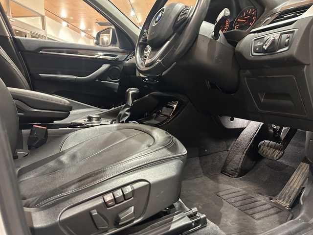 ＢＭＷ Ｘ１ xDrive 18d xライン 道央・札幌 2018(平30)年 6.2万km ミネラルホワイト アドバンスドアクティブセーフティーパッケージ/・ＡＣＣ/・ヘットアップディスプレイ/ハイラインパッケージ/・ダコタレザーシート/・電動フロントシート/・シートヒーター/コンフォートパッケージ/・オートマチックテールゲート/・リアシートバックレスリリース/・スライディングリアシート/純正HDDナビ(CD、ＤＶＤ、ＵＳＢ、ＢＴ)/バックカメラ/ＰＤＣ/パーキングアシスト