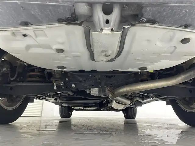 トヨタ ハリアー ハイブリッド エレガンス 茨城県 2014(平26)年 4.1万km ホワイトパールクリスタルシャイン 純正ナビ/・Bluetooth接続/・CDチェンジャー/・バックカメラ/・ｓｄミュージックサーバー/・USB入力/・フルセグテレビ/ETC/ドライブレコーダー/パワーシート/ハーフレザーシート/MTモード付/オートライト/エンジンスタート/４WD/スマートキー