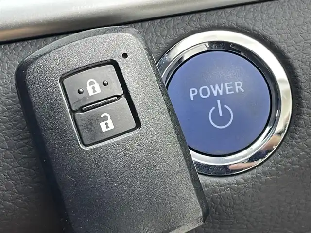 トヨタ ハリアー ハイブリッド エレガンス 茨城県 2014(平26)年 4.1万km ホワイトパールクリスタルシャイン 純正ナビ/・Bluetooth接続/・CDチェンジャー/・バックカメラ/・ｓｄミュージックサーバー/・USB入力/・フルセグテレビ/ETC/ドライブレコーダー/パワーシート/ハーフレザーシート/MTモード付/オートライト/エンジンスタート/４WD/スマートキー