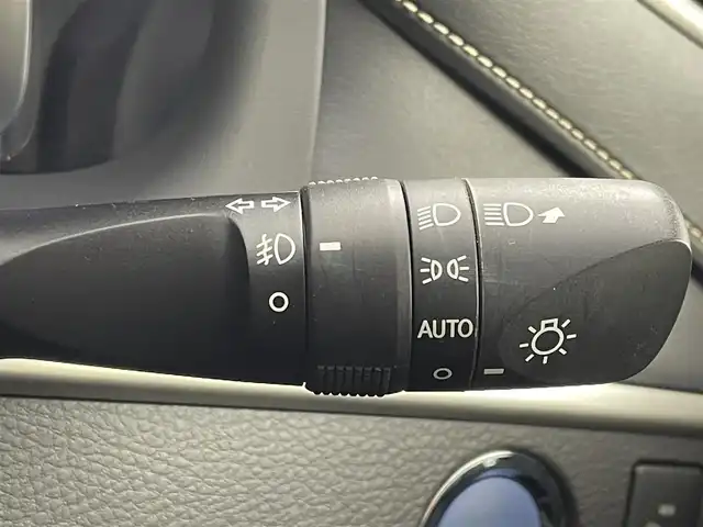 トヨタ ハリアー ハイブリッド エレガンス 茨城県 2014(平26)年 4.1万km ホワイトパールクリスタルシャイン 純正ナビ/・Bluetooth接続/・CDチェンジャー/・バックカメラ/・ｓｄミュージックサーバー/・USB入力/・フルセグテレビ/ETC/ドライブレコーダー/パワーシート/ハーフレザーシート/MTモード付/オートライト/エンジンスタート/４WD/スマートキー