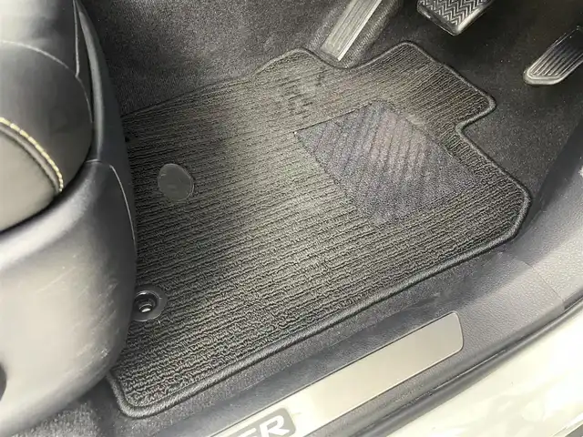 トヨタ ハリアー ハイブリッド エレガンス 茨城県 2014(平26)年 4.1万km ホワイトパールクリスタルシャイン 純正ナビ/・Bluetooth接続/・CDチェンジャー/・バックカメラ/・ｓｄミュージックサーバー/・USB入力/・フルセグテレビ/ETC/ドライブレコーダー/パワーシート/ハーフレザーシート/MTモード付/オートライト/エンジンスタート/４WD/スマートキー