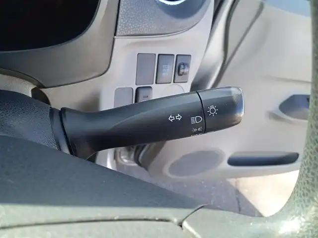 ダイハツ ミラ イース Xf メモリアルエディション 福井県 2012(平24)年 13.3万km ブライトシルバーメタリック エコアイドル/カーオーディオ（FM/AM/CD/AUX）/マニュアルエアコン/ハロゲンライト/フロントフォグランプ/ライトレベライザー/リモコンキー