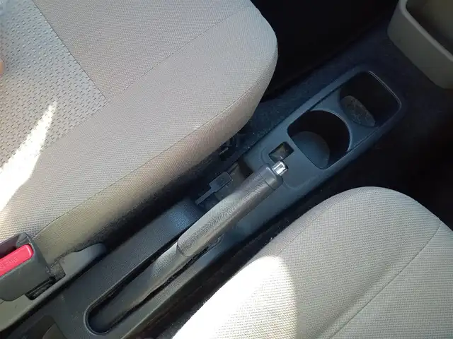 ダイハツ ミラ イース Xf メモリアルエディション 福井県 2012(平24)年 13.3万km ブライトシルバーメタリック エコアイドル/カーオーディオ（FM/AM/CD/AUX）/マニュアルエアコン/ハロゲンライト/フロントフォグランプ/ライトレベライザー/リモコンキー