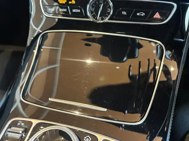 メルセデス・ベンツ Ｅ２２０ｄ SWアバンギャルド AMGライン 宮城県 2020(令2)年 1.6万km セレナイトグレー エクスクルーシブパッケージ/レーダーセーフティパッケージ/ヘッドアップディスプレイ/Burmesterサウンドシステム/COMANDシステムナビゲーションシステム/フルセグTV/360°カメラシステム/ブラックレザーシート/シートヒーター/メモリ機能付きパワーシート/キーレスゴー/パワーバックドア/純正19インチAW/ドライブレコーダー
